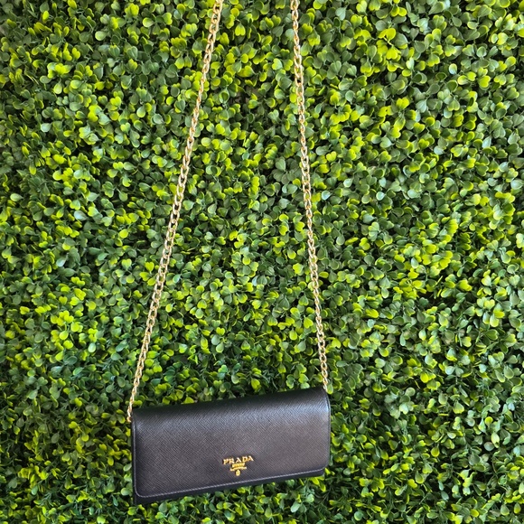 Prada Saffiano Wallet Black and Pink - Picture 3 of 16